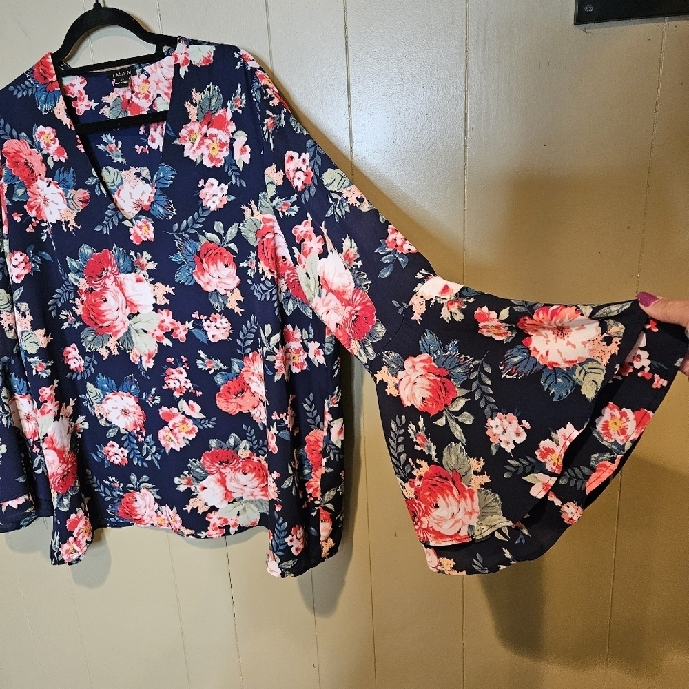 IMAN Plus Size 1X Navy Floral Bell Sleeve Top, Oversized, Flowy - Picture 2 of 3